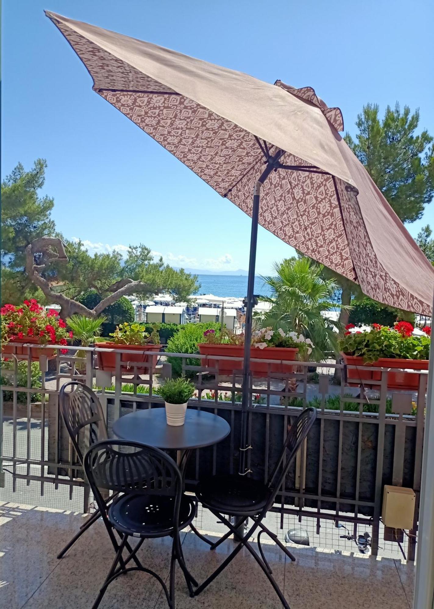 Hotel Serena Arenzano Extérieur photo