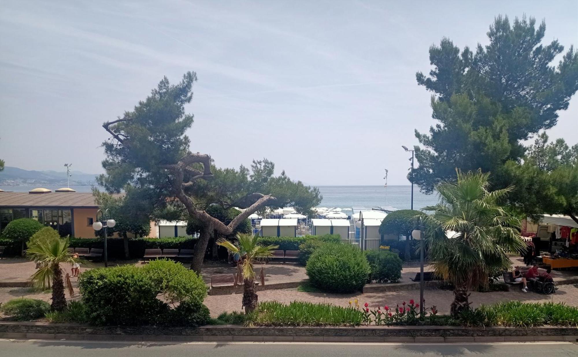 Hotel Serena Arenzano Extérieur photo