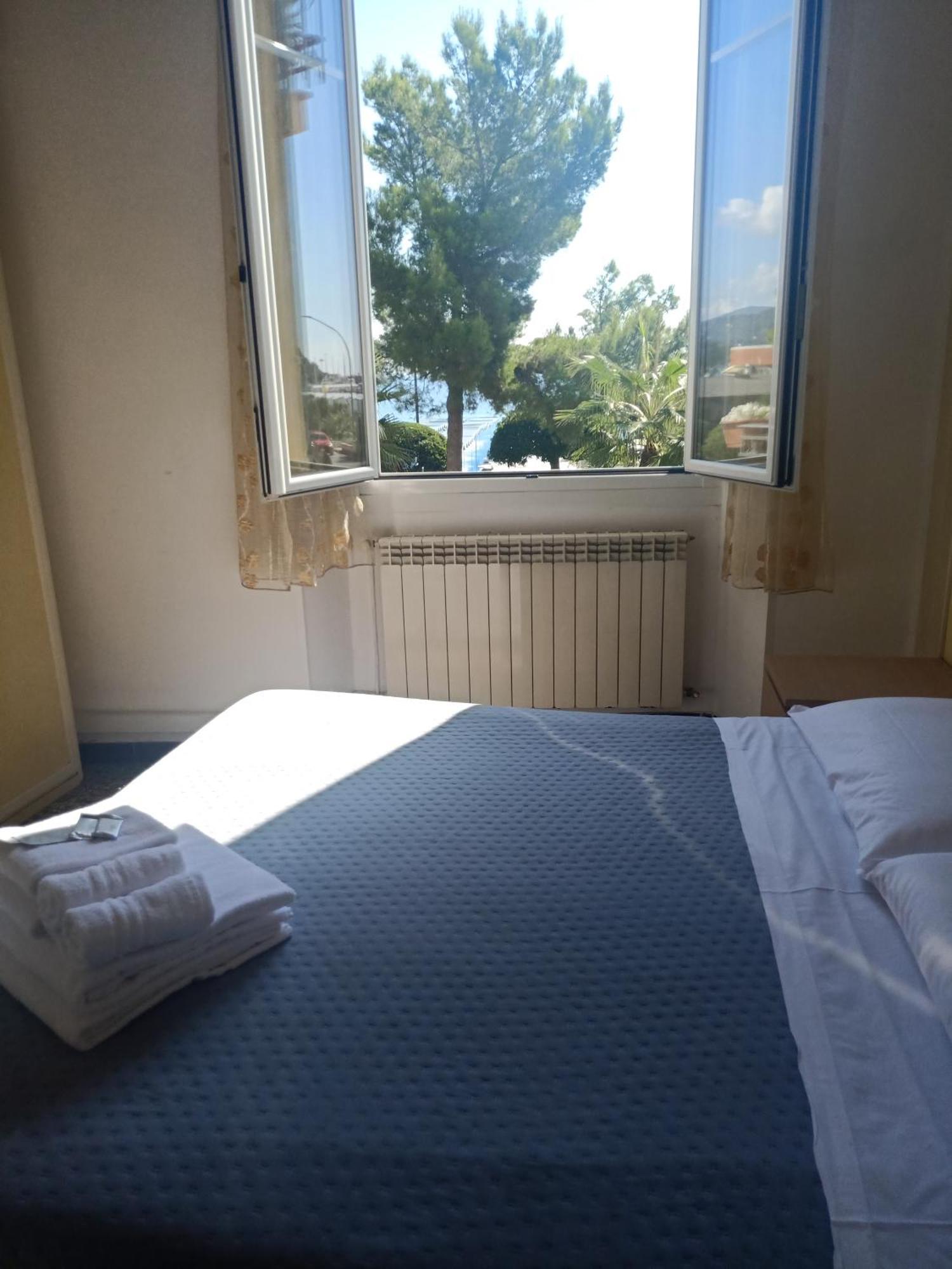 Hotel Serena Arenzano Extérieur photo