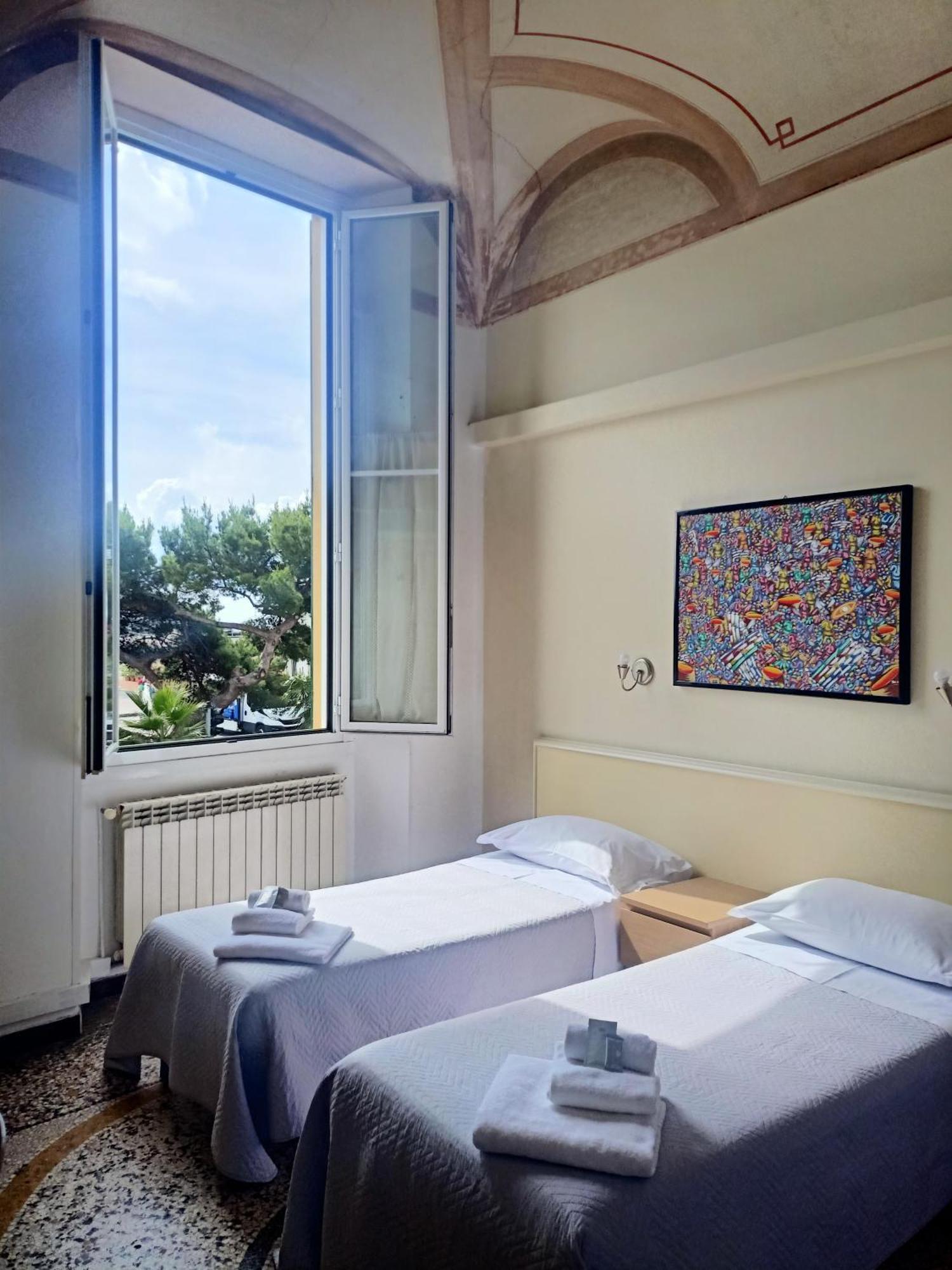Hotel Serena Arenzano Extérieur photo